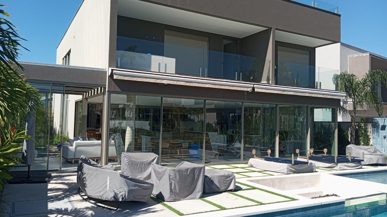Residência na Riviera de São Lourenço com película Ultra Vision 70